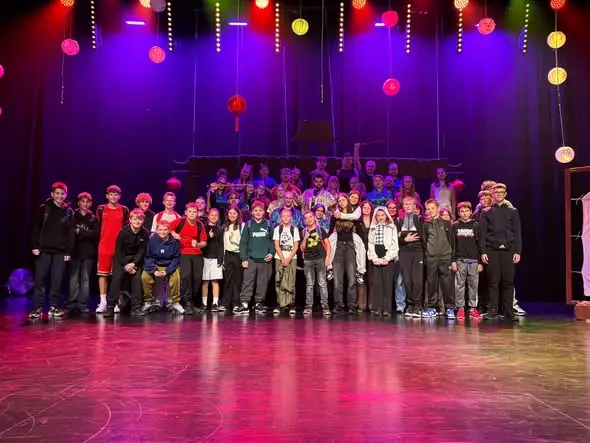 Charytatywny spektakl „Mulan” w Głogowie – sztuka, emocje i kulisy teatru