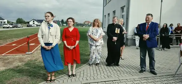 Nowa bieżnia i skocznia w gminnej szkole. Inwestycja w sportowy rozwój uczniów