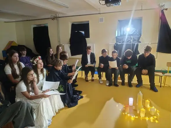 Narodowe Czytanie w szkole: „Dziady” w blasku świec