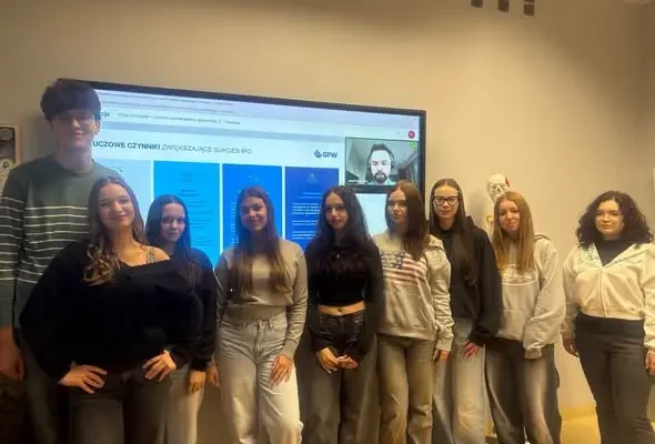 Uczniowie ZSTiO w Dębicy zgłębiali tajniki finansów i bezpieczeństwa w sieci