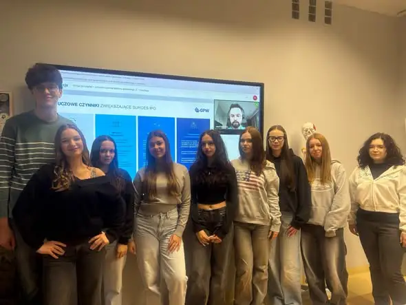 Uczniowie ZSTiO w Dębicy zgłębiali tajniki finansów i bezpieczeństwa w sieci