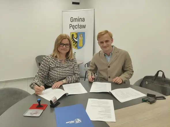 Gmina Pęcław inwestuje w drogę w Mileszynie – umowa podpisana