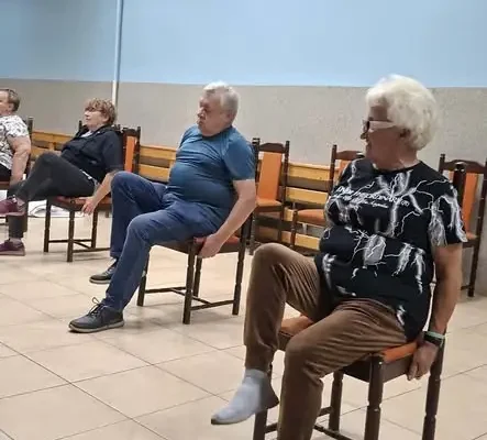 Gimnastyka dla seniorów w Klubie Senior+ w Białołęce