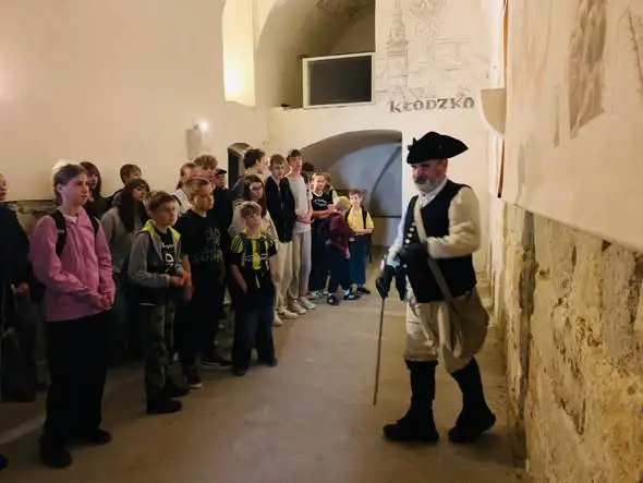 Uczniowie z Serbów zwiedzali Kotlinę Kłodzką w ramach programu „Poznaj Dolny Śląsk”