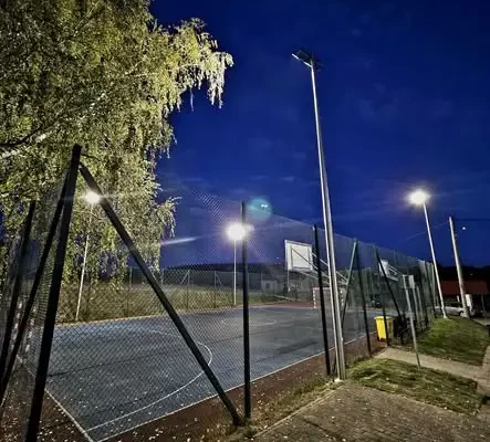 Gaiki: nowe oświetlenie na boisku i placu zabaw oficjalnie otwarte