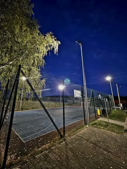 Gaiki: nowe oświetlenie na boisku i placu zabaw oficjalnie otwarte